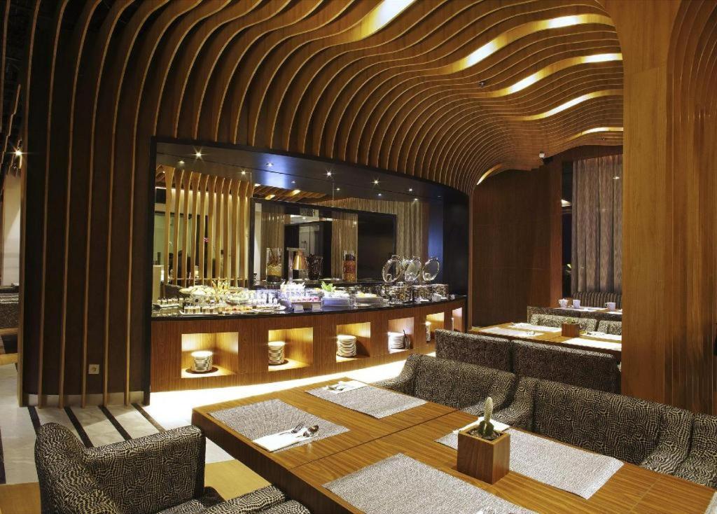 Brits Hotel Karawang Luaran gambar