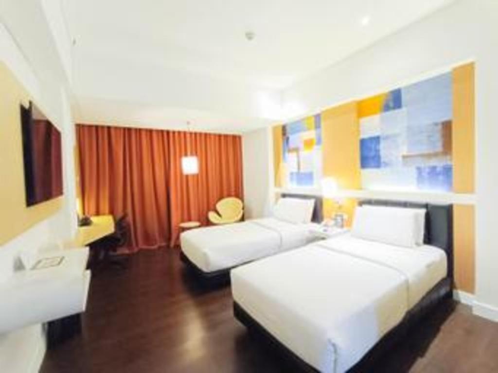 Brits Hotel Karawang Luaran gambar