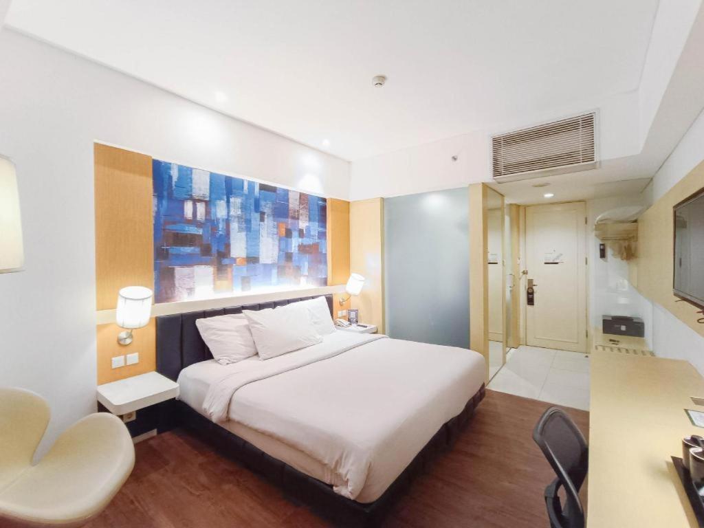 Brits Hotel Karawang Luaran gambar