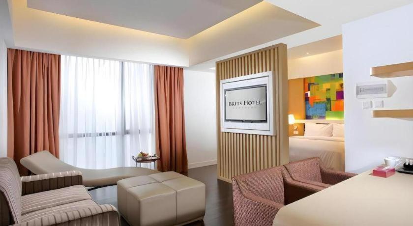 Brits Hotel Karawang Luaran gambar