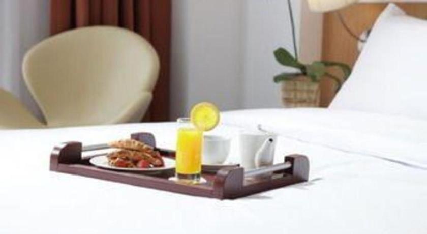 Brits Hotel Karawang Luaran gambar